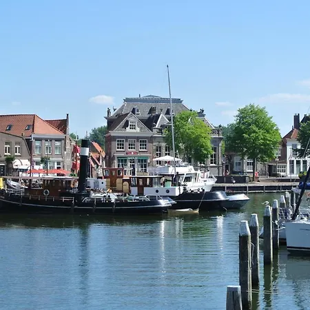 Hotel Restaurant Het Roode Hert 2*